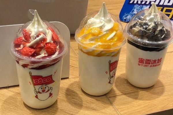 记者卧底华莱士揭秘，过期食材频繁使用内幕