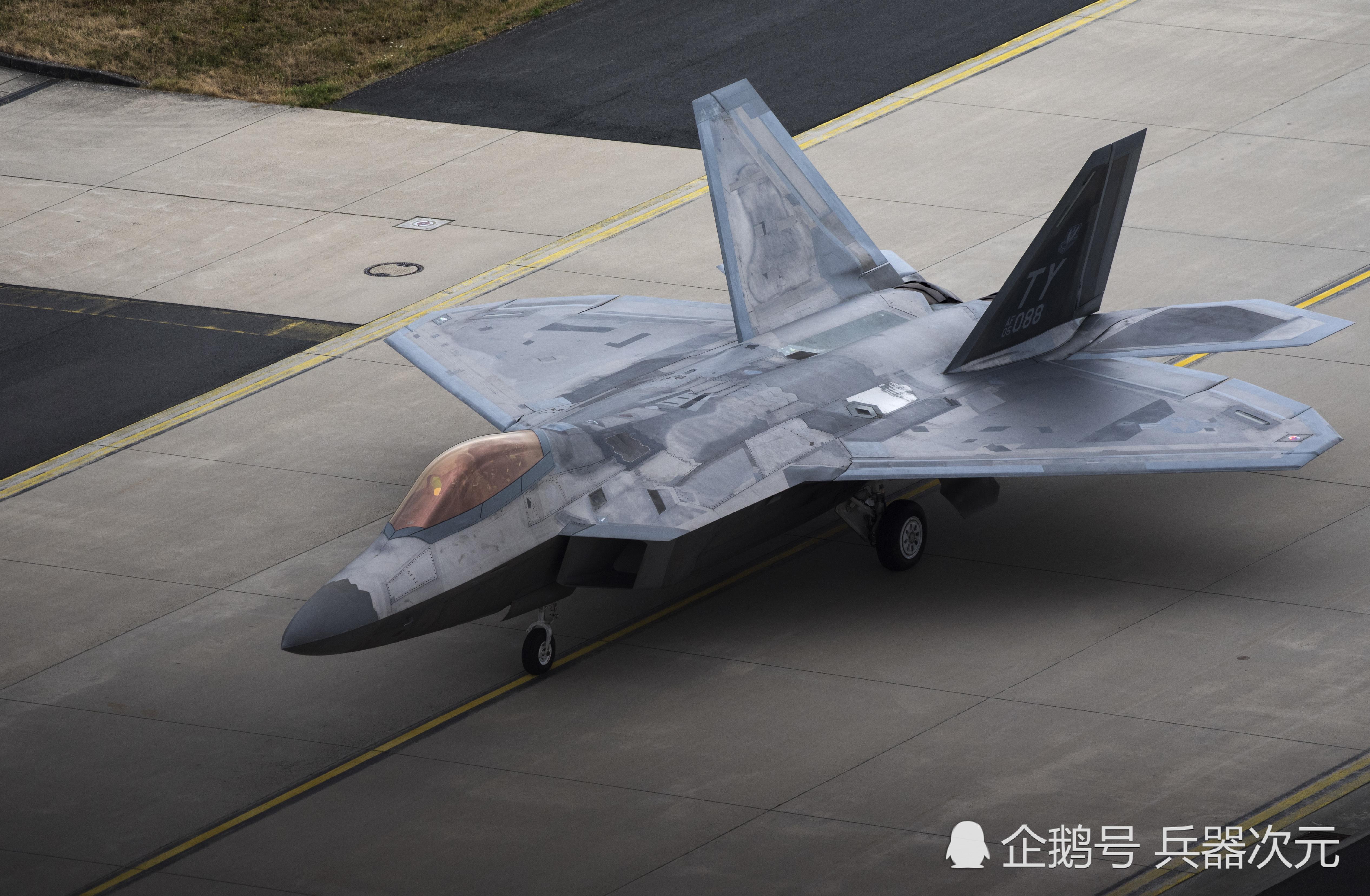美军六代机F-47为何采用鸭翼布局
