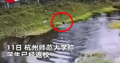 男子攀爬五岳独尊石，挑战自然，展现勇气