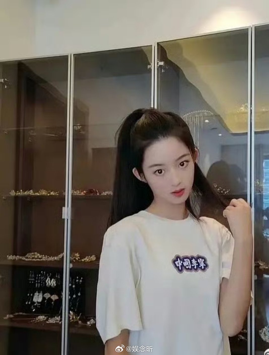 揭秘黄杨钿甜背后的故事，父母照片背后的温情与期待