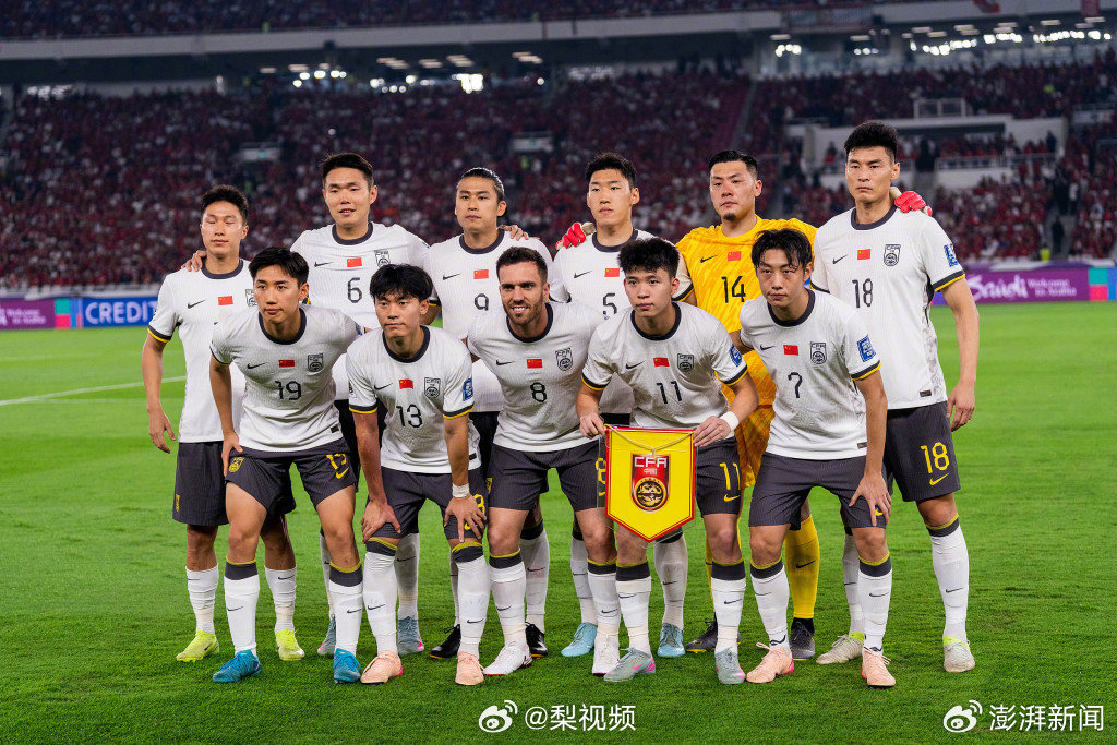 国足末轮5万人观战，热血重燃的足球盛宴