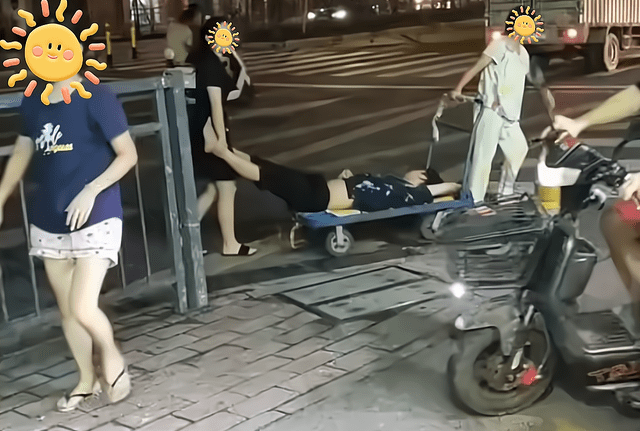 两男子酒后推车回家的故事