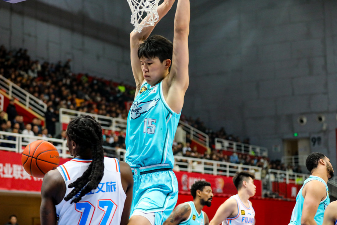 杨瀚森成中国第三位NBA首轮秀，新星闪耀篮球殿堂