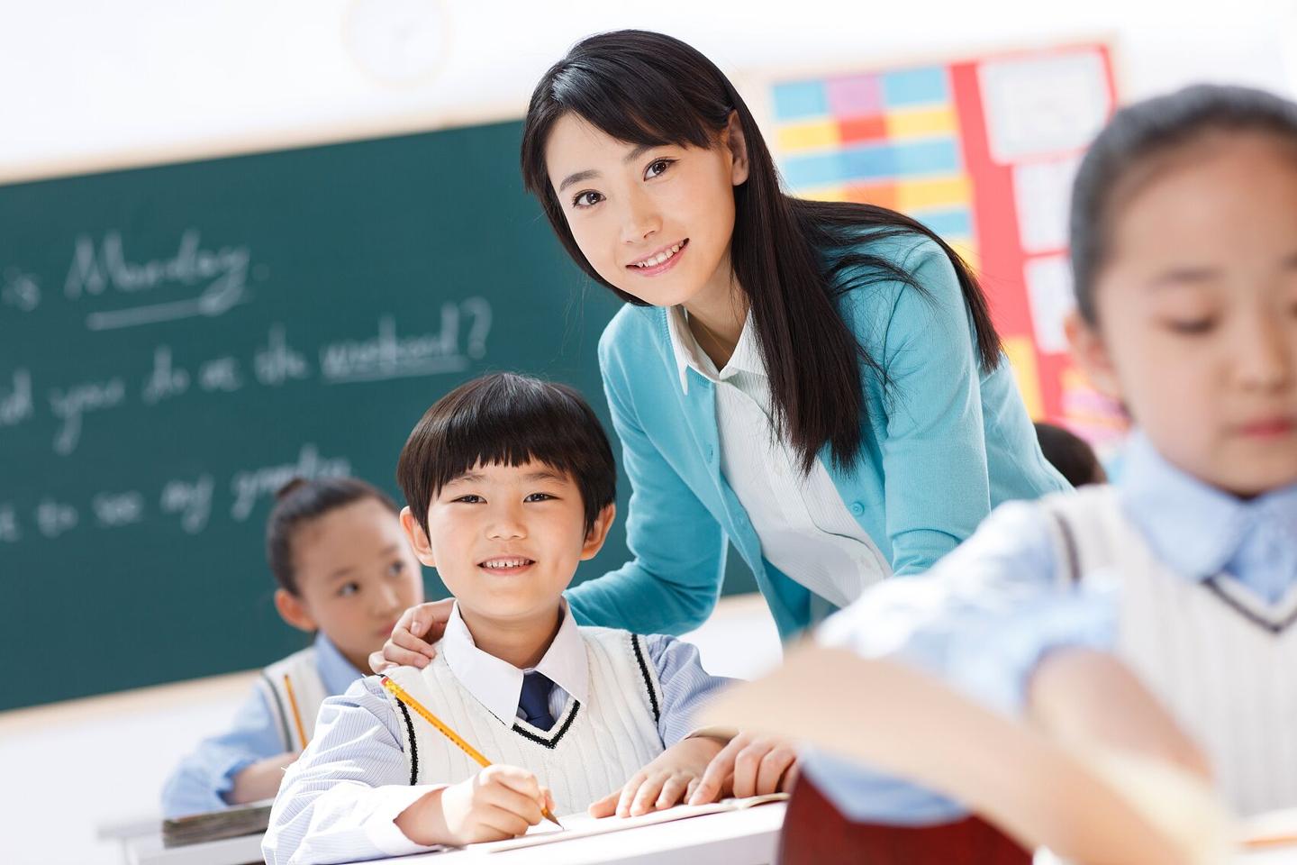 养育孩子，从婴儿到大学毕业的成本，AI如何解读