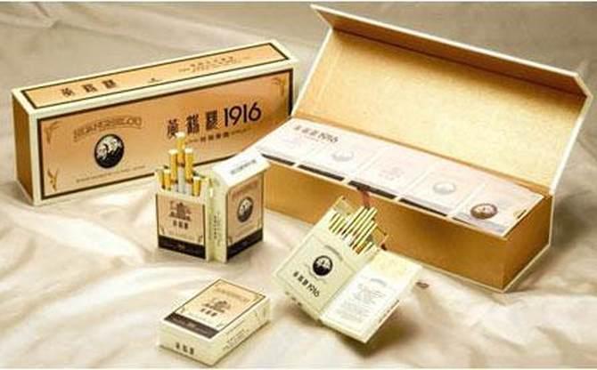 老人智慧闪光，烟盒上的建议被采纳，一举改变未来