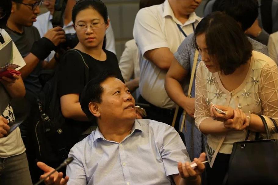 董明珠称偷技术挖人是流氓行为，行业内的正义呼声