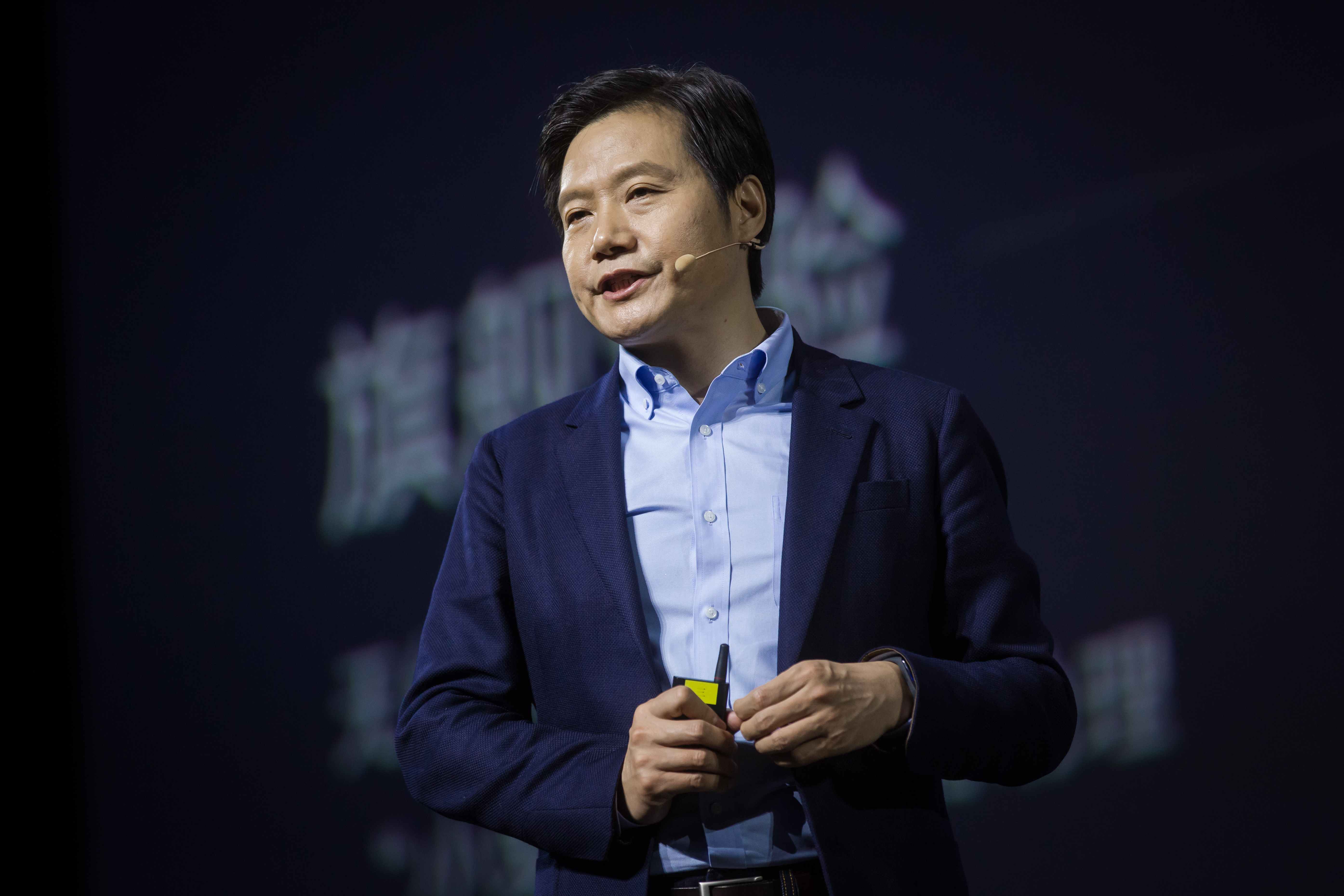 雷军小米YU7樱花照，科技与美的完美结合