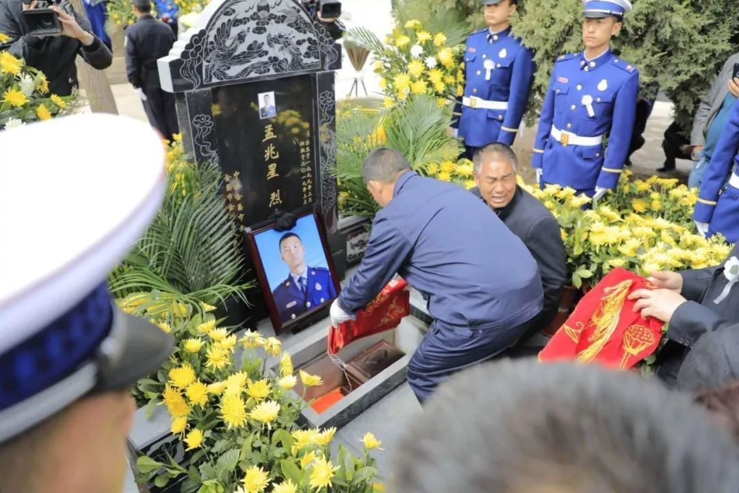 公墓骨灰下葬视频，数字化时代的殡葬仪式与情感寄托
