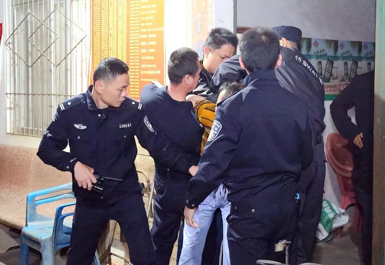 乘客开门杀司机获刑，警示社会的正义与法治力量