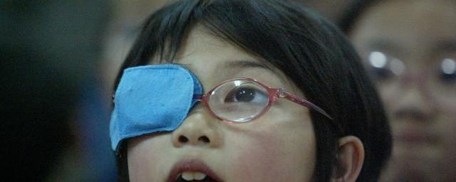 7岁女孩视力骤降，关注儿童眼健康刻不容缓