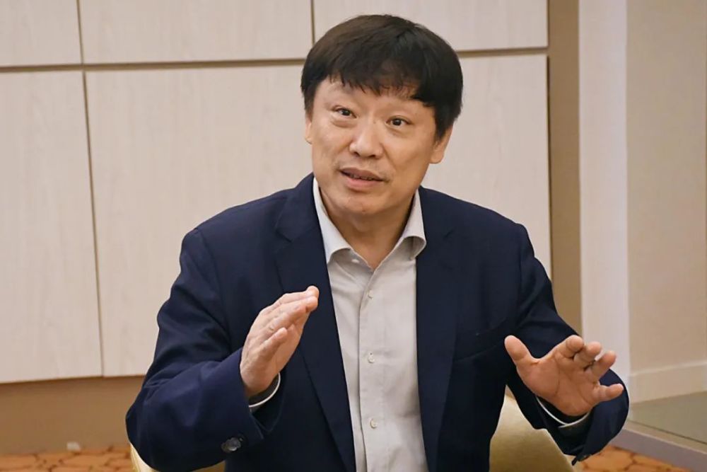 胡锡进，特朗普这是先眨眼了吗