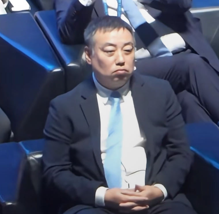 刘国梁泪洒会场，不屈的斗志与真挚的情感