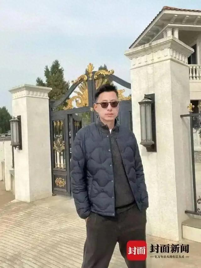 90后小伙搬砖9年攒下200万，毅力与梦想的见证