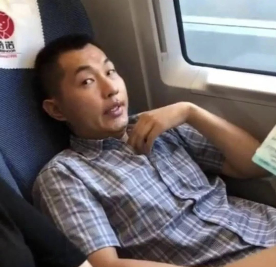 高铁时代，小孩占座现象的思考与探讨