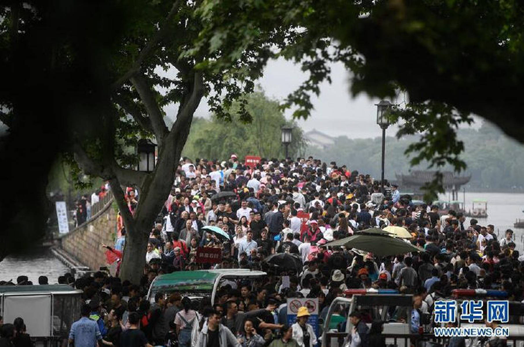 五一各景区人流爆棚，旅游热潮席卷全国