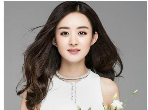 赵丽颖探望儿子，母爱满溢的瞬间