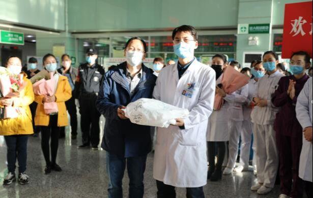 媒体聚焦，南京鼓楼医院院长遭砍伤事件深度解析