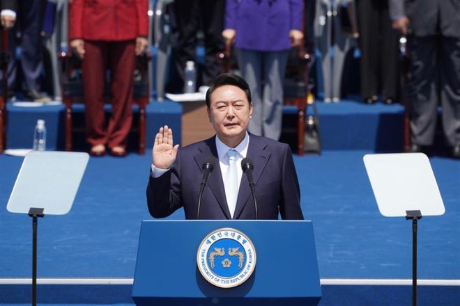 韩国代总统韩德洙宣布辞职，背后原因及影响
