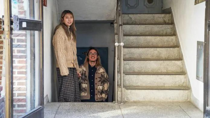 地下室囚禁两女七年的电影，深度剖析背后的故事与影响