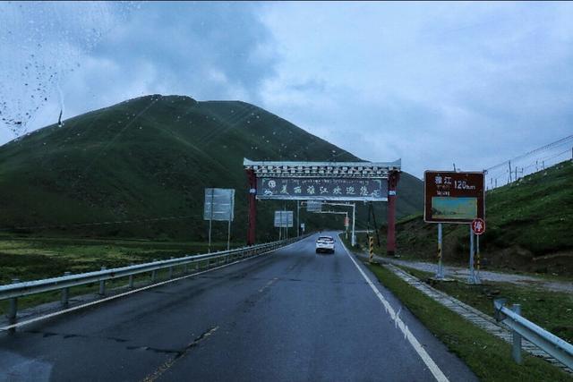 川藏线上的奇迹，穿越折多山的震撼之旅——川藏318折多山探秘