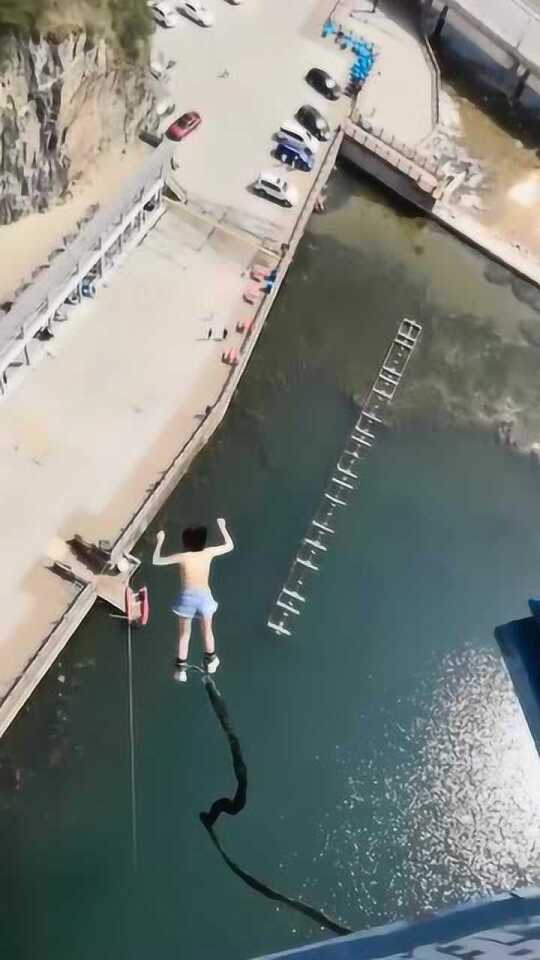 蹦极卧槽视频，极限挑战与网络的热潮