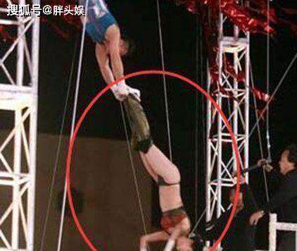 张韶涵演唱会摔倒背后的故事