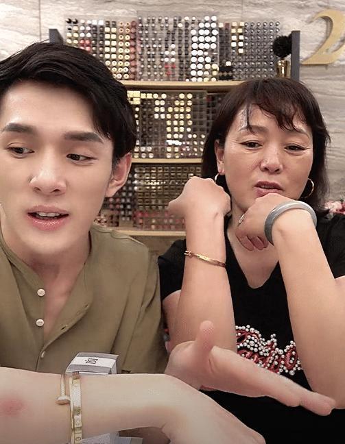 李佳琦妈妈视频，魅力与亲和力的完美结合