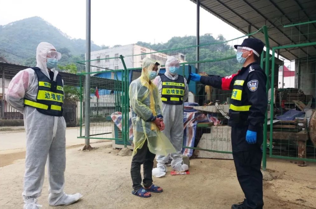 男子想进去蹲两天，民警安排！一则引人注目的社会事件分析