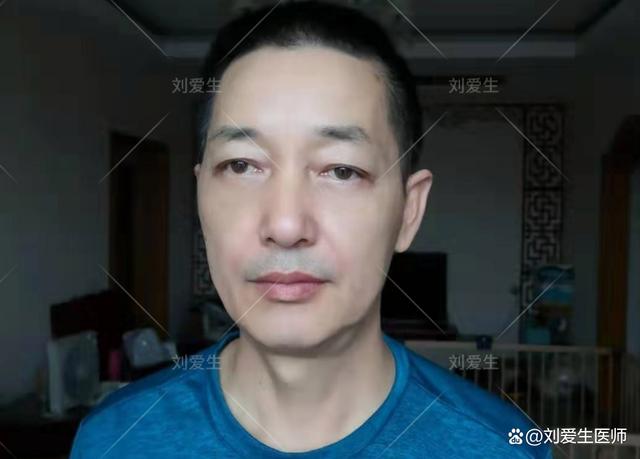 七旬大爷出门散步被拉去割眼袋，警惕老年人的生活陷阱