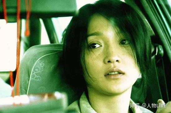 周迅起床了，天塌了？探究背后的故事与情感