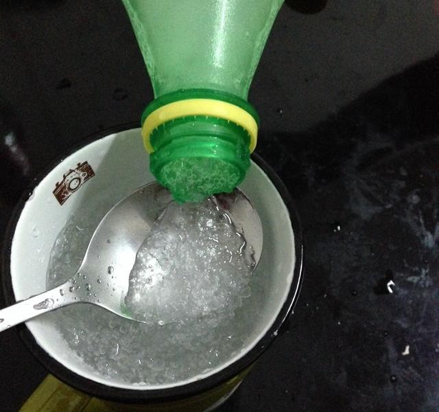 揭秘雪碧的制作过程，从原料到成品