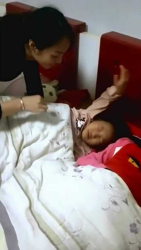 女儿的超长睡眠时光，从早到午的梦境之旅