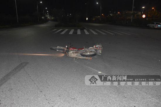 男子骑摩托车过路口时与轿车相撞事件分析
