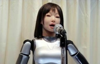 美女机器人被打穿的数字世界与现实思考