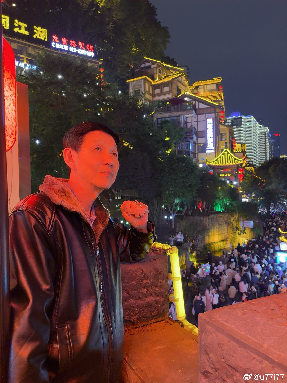 重庆洪崖洞创始人，揭秘背后的传奇故事与创业历程