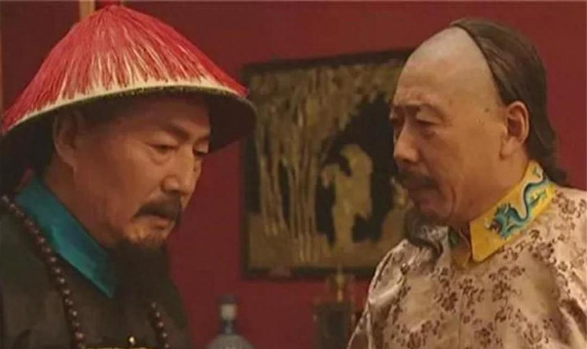 你有你的官服，我有我的学士服