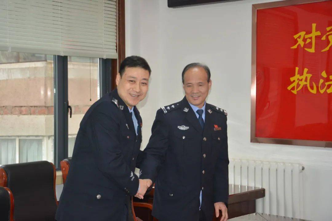 退休民警实名举报原副检察长，正义不会因退休而沉默