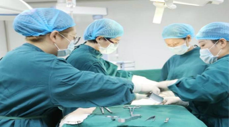 女子切除子宫后，意外爱上救命恩人，一段关于重生与希望的温情故事