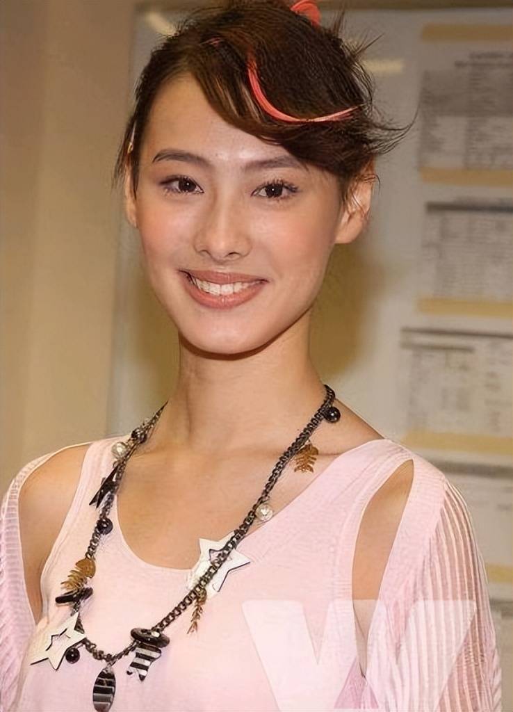 梁洛施恋情曝光，男友竟是知名导演——一场跨越娱乐圈的爱情风暴