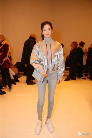 章泽天何超莲同框，两大女神的跨界魅力碰撞