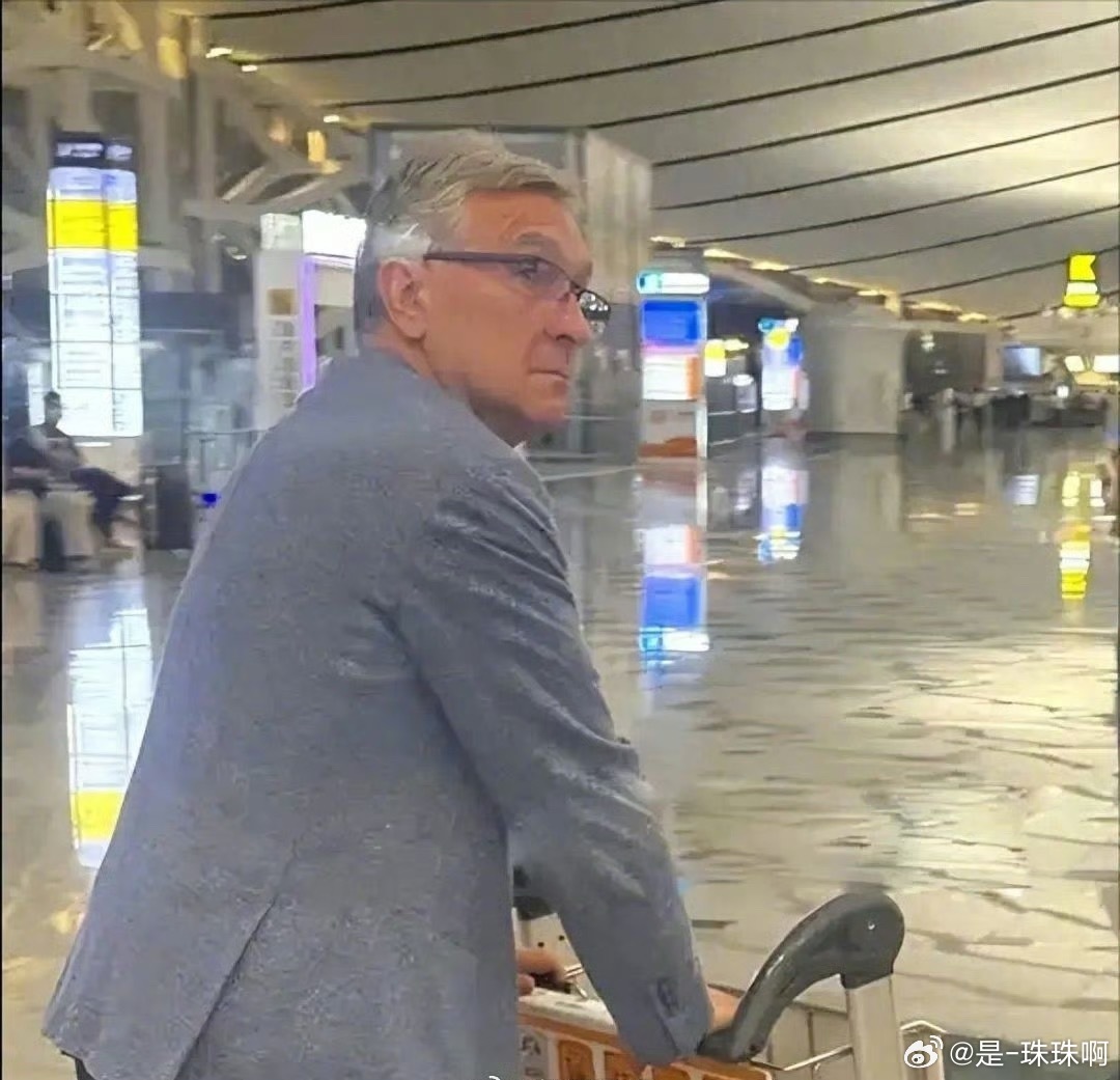 伊万凌晨离开中国，一段难忘的旅程