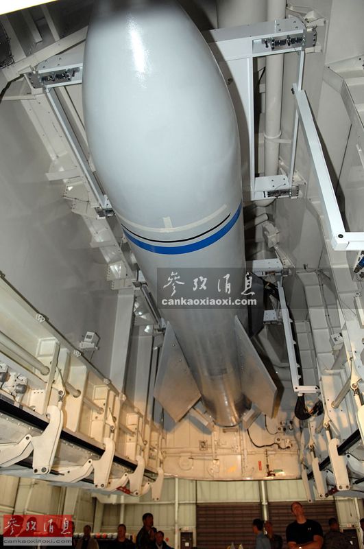 美确认动用巨型钻地弹袭击伊朗，深度解析事件背景与影响