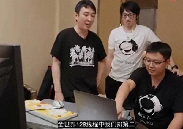 王思聪花百万组装豪华游戏设备，一窥富豪的游戏世界