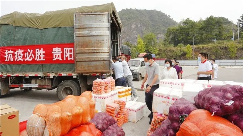 贵州车友齐心协力筹备物资，共筑灾区希望之桥——15吨物资送往榕江灾区纪实