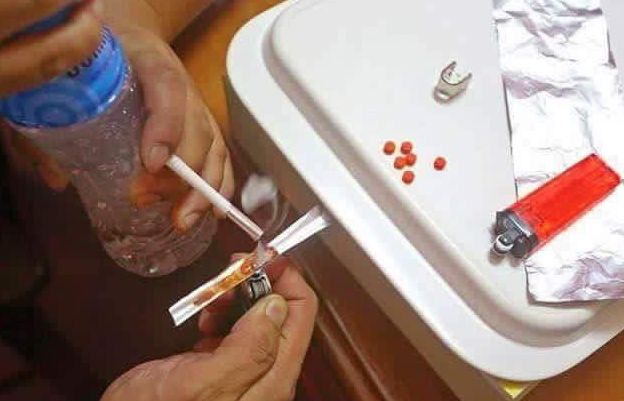 学生吸火机气体成瘾，成因与应对之策